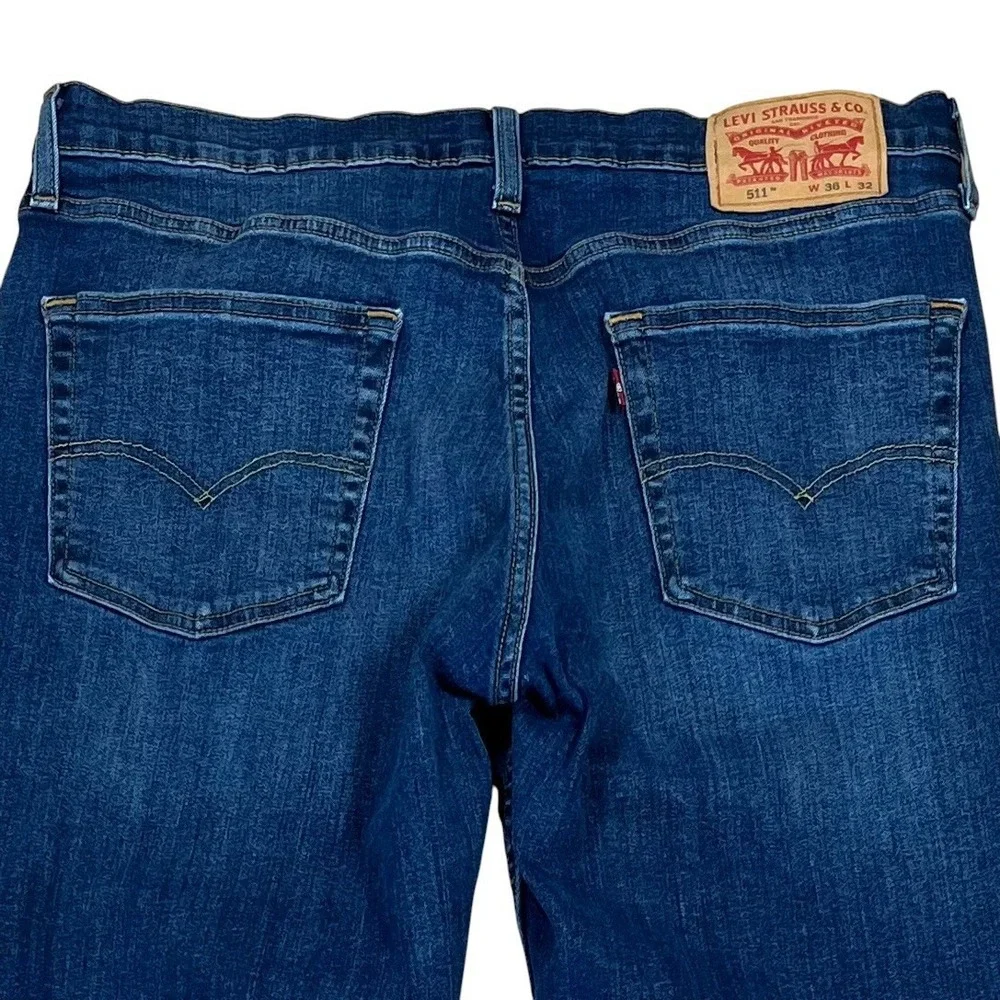Levis tag size